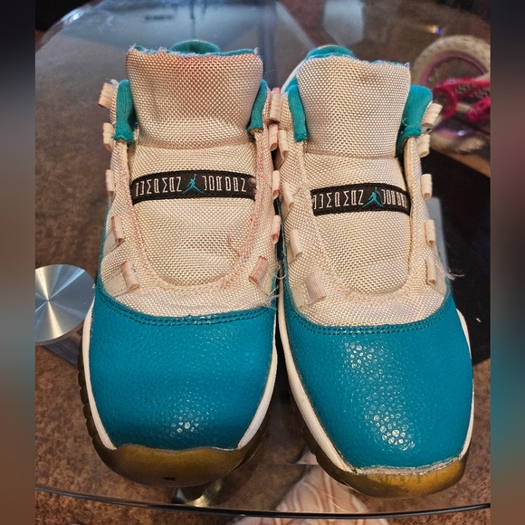 Air jordan 11 5.5 - Picture 2 of 8